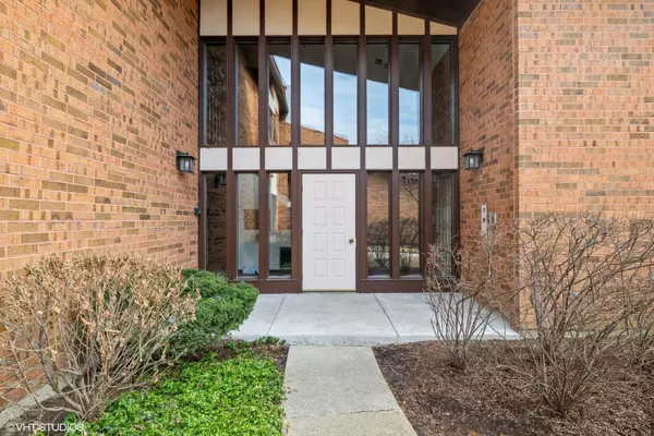 Highland Park, IL 60035,1027 Deerfield PL #1