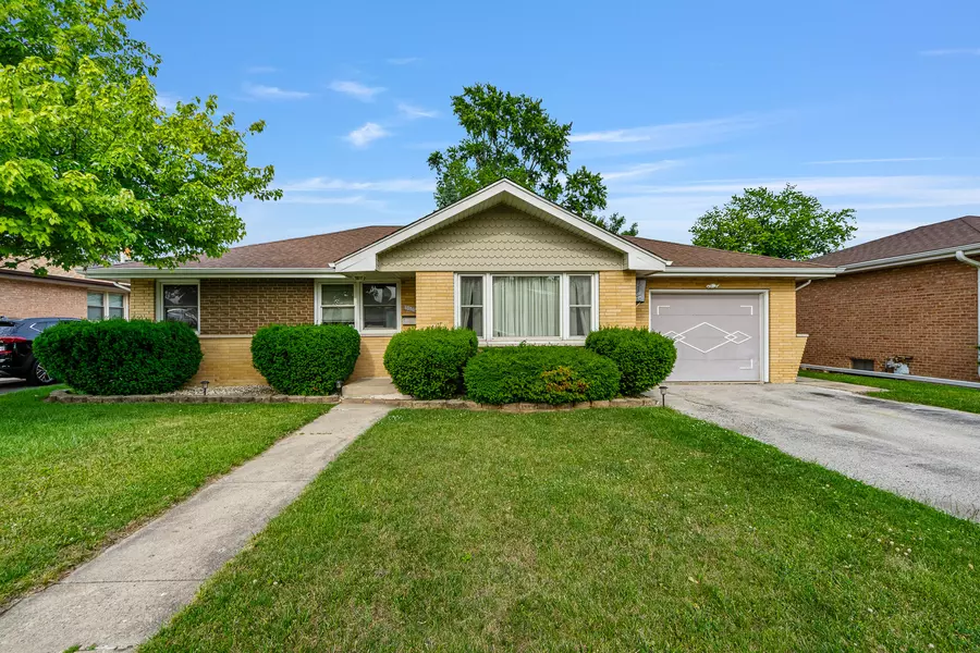 10805 S Oak Park AVE, Worth, IL 60482