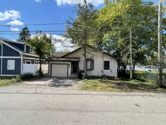 Wauconda, IL 60084,709 LAKE SHORE DR