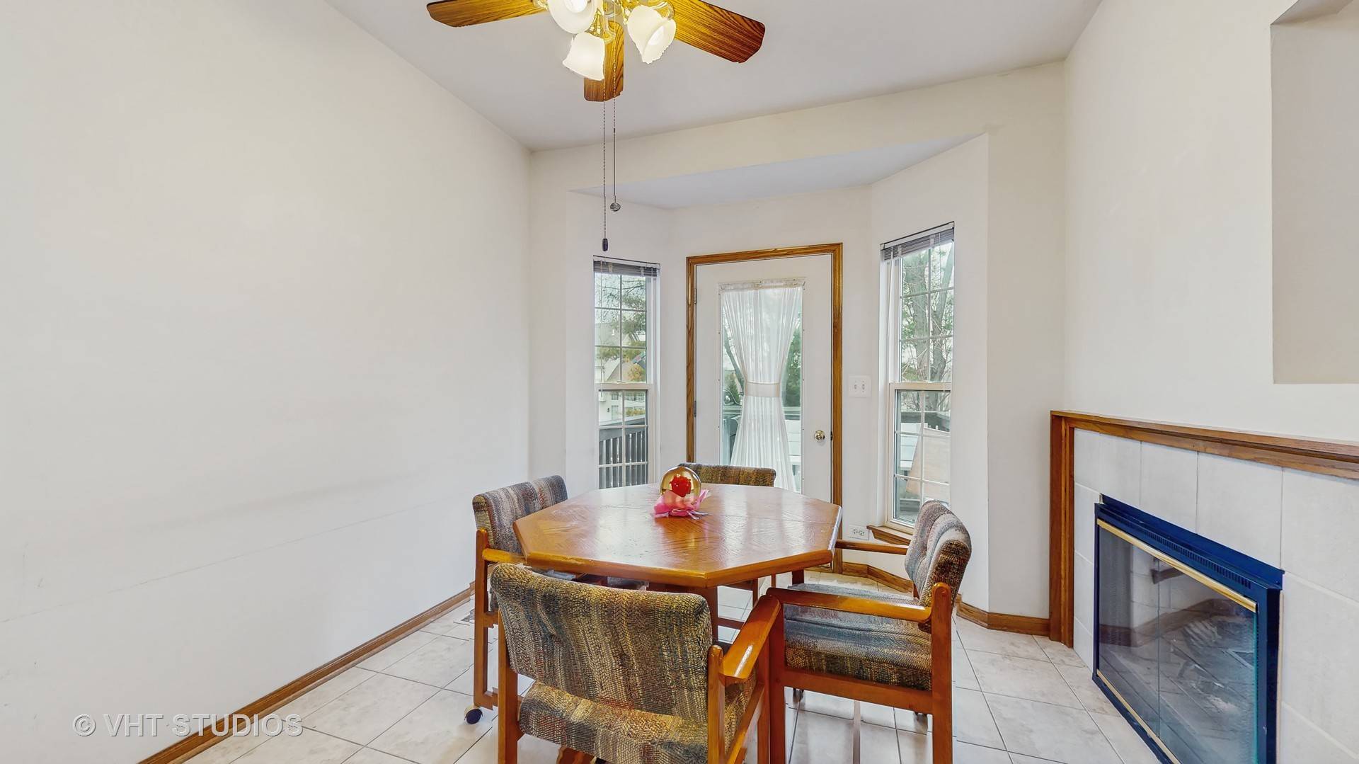 Cary, IL 60013,832 Veridian WAY #832