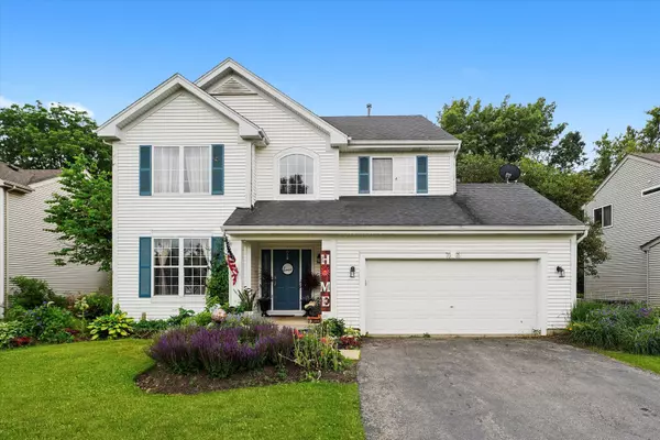 7035 Nathan LN, Carpentersville, IL 60110