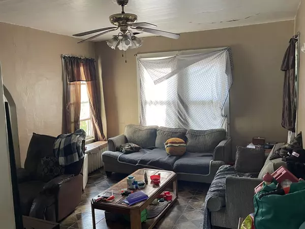 Chicago Heights, IL 60411,18 E 24th ST