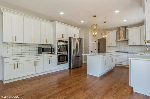 Naperville, IL 60540,1311 Ada LN