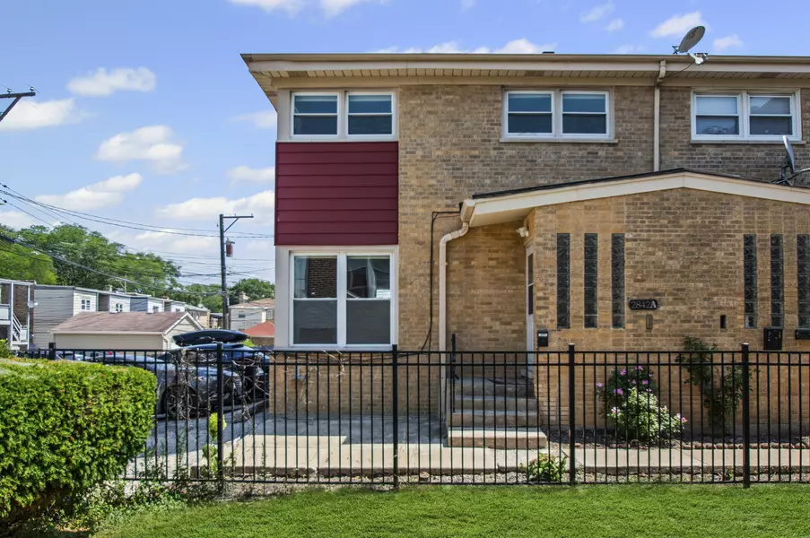 2842 W Berwyn AVE #A, Chicago, IL 60625