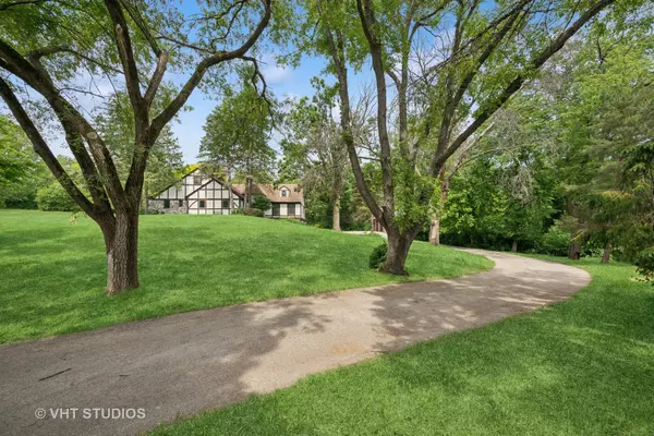 Barrington Hills, IL 60010,674 Plum Tree RD