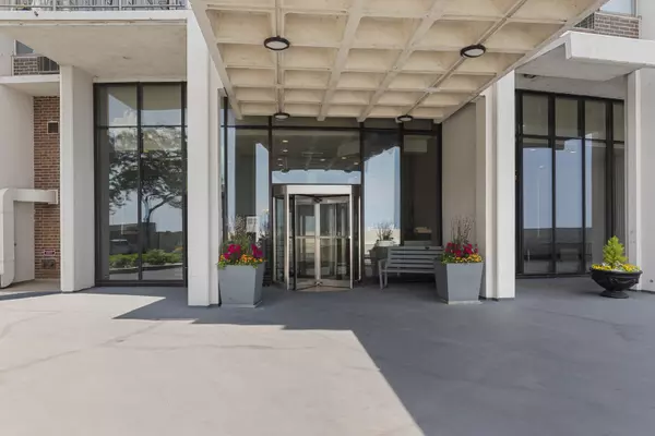 Chicago, IL 60660,940 W Glenlake AVE #24C