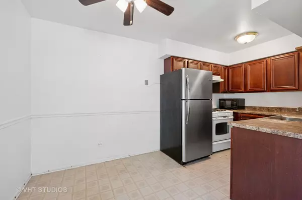 Deerfield, IL 60015,456 Inverrary LN