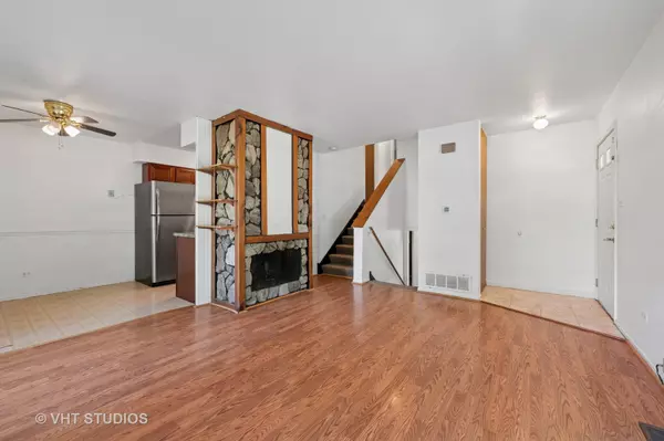 Deerfield, IL 60015,456 Inverrary LN