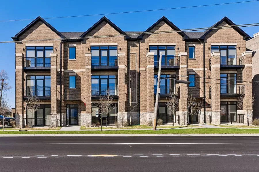 770 E Irving Park RD #2E, Roselle, IL 60172