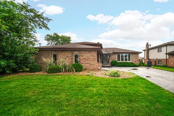 19221 Grant ST, Lansing, IL 60438