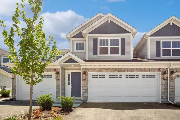 319 Masters DR, Addison, IL 60101