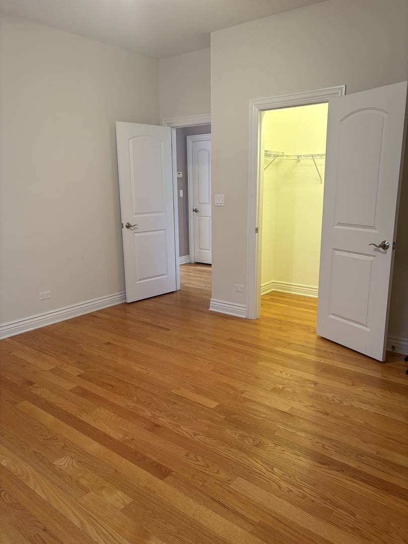 Chicago, IL 60641,4325 N Cicero AVE #2S