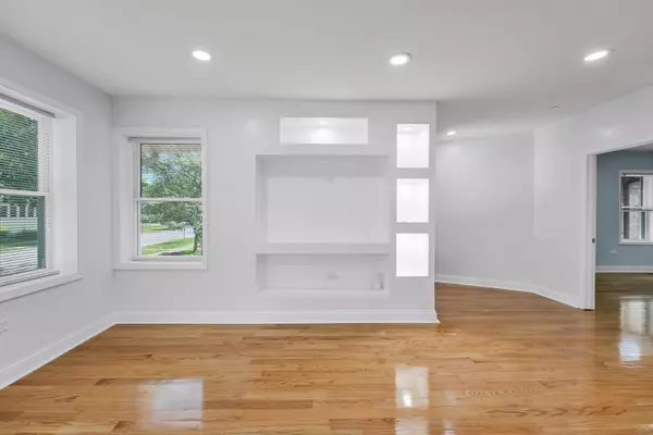 Oak Park, IL 60302,1115 N Taylor AVE