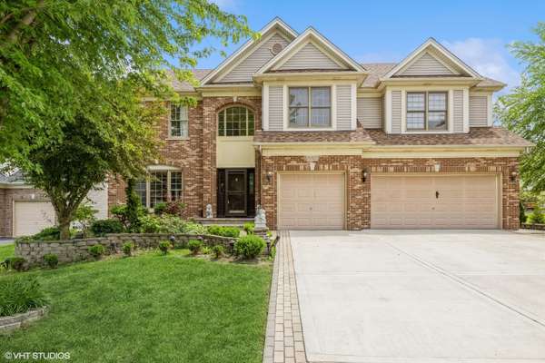885 TIPPERARY ST, Gilberts, IL 60136