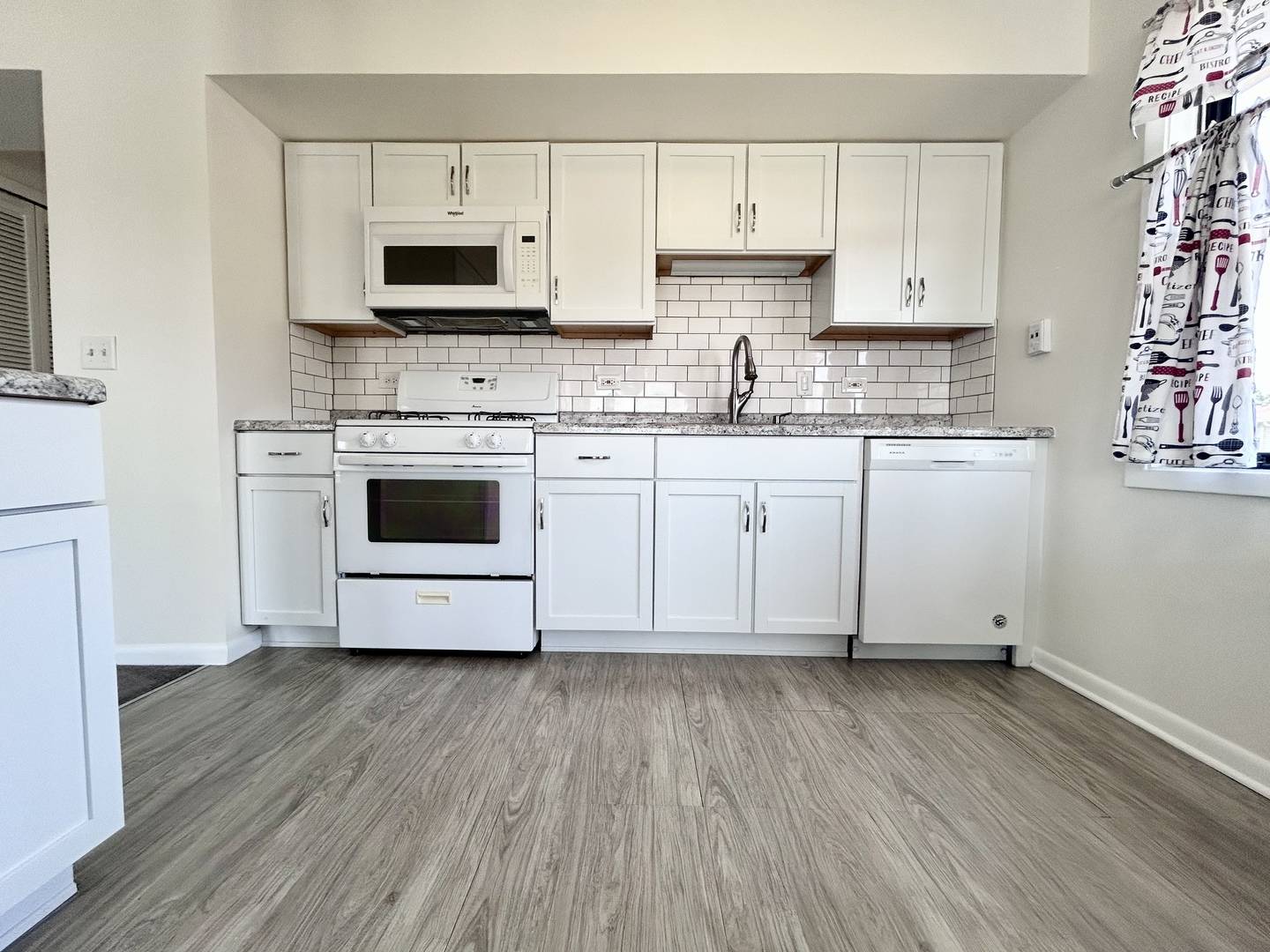 Hanover Park, IL 60133,5820 Wilshire CT #B