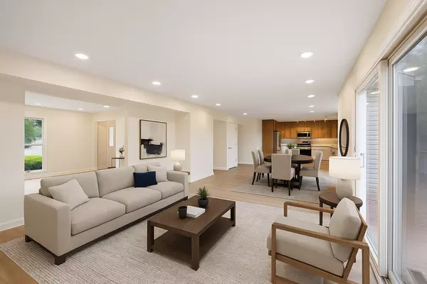 Sleepy Hollow, IL 60118,747 Jamestowne CT