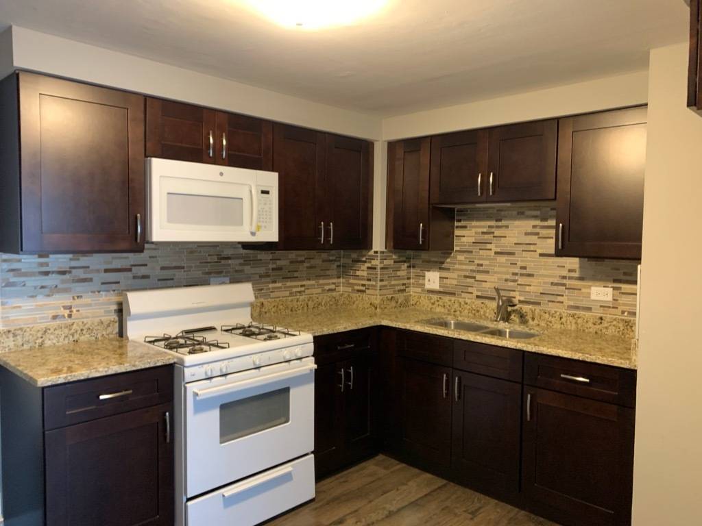 Worth, IL 60482,10735 S Lloyd DR