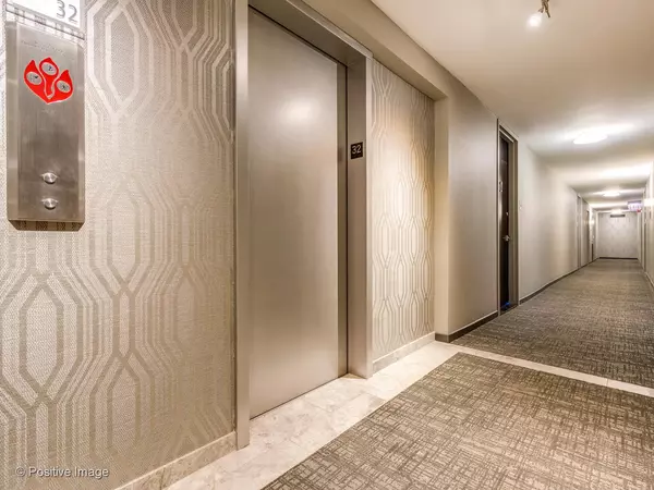 Chicago, IL 60610,1560 N Sandburg TER #1710J