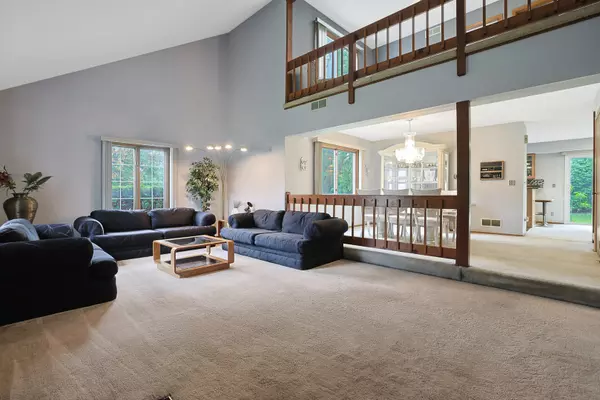 Crystal Lake, IL 60014,1087 Amberwood DR
