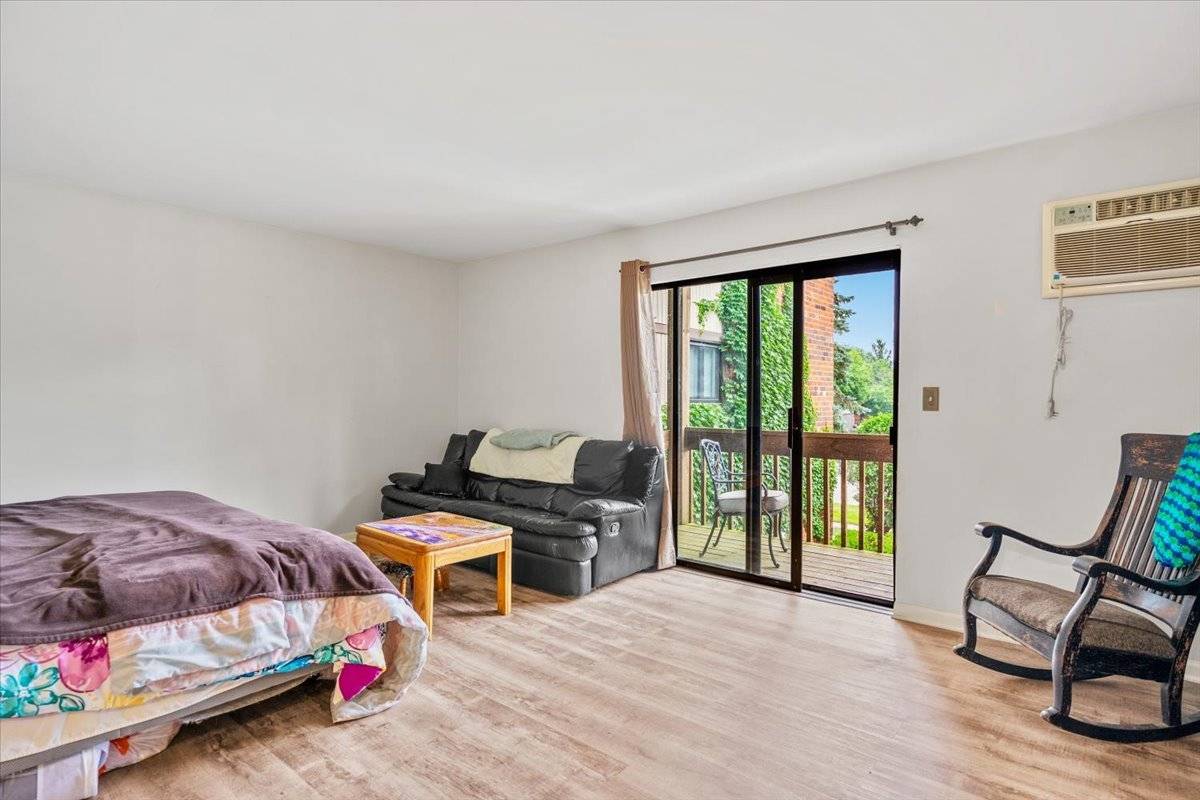 Crystal Lake, IL 60014,413 Berkshire DR #22