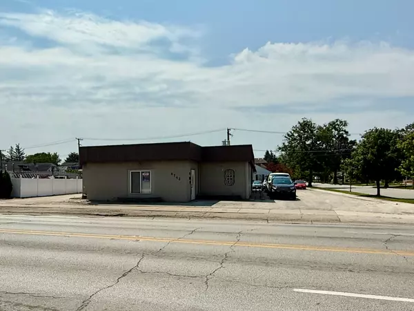 Lyons, IL 60534,8743 Ogden AVE