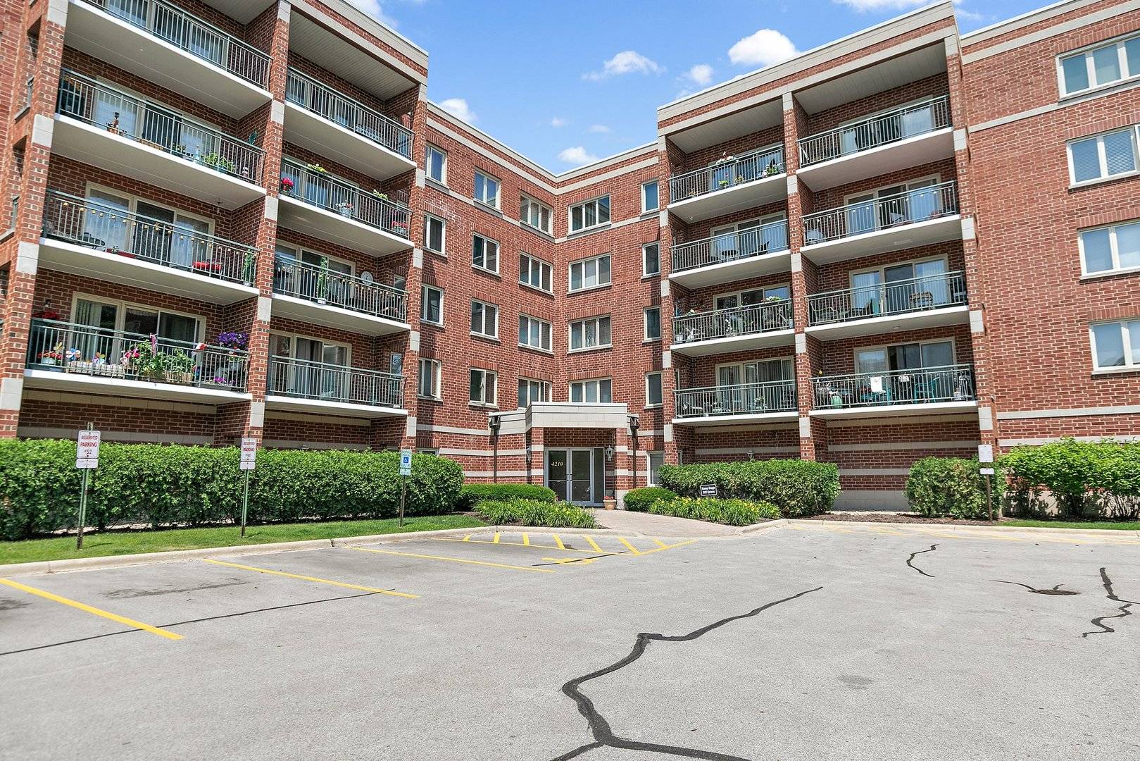 4210 N Natchez AVE #208, Chicago, IL 60634