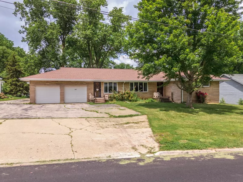 102 E Lincoln ST, Normal, IL 61761