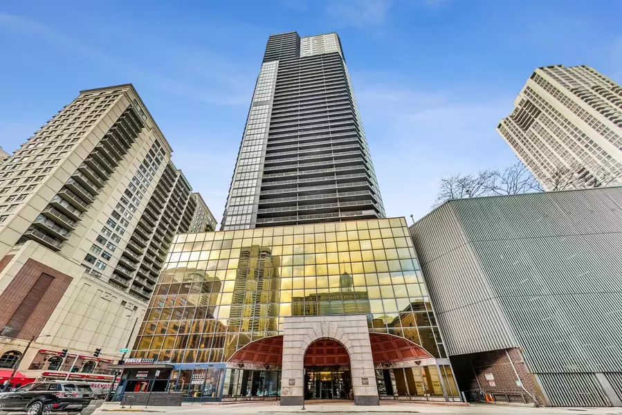 10 E Ontario ST #4808, Chicago, IL 60611