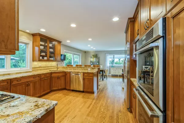 Deerfield, IL 60015,1385 Carol LN