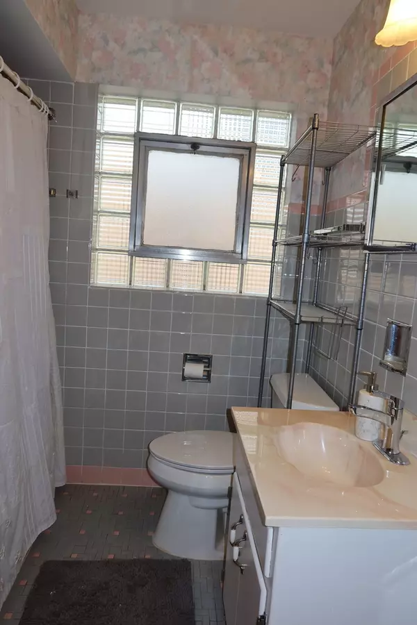 Chicago, IL 60655,10132 S Fairfield AVE