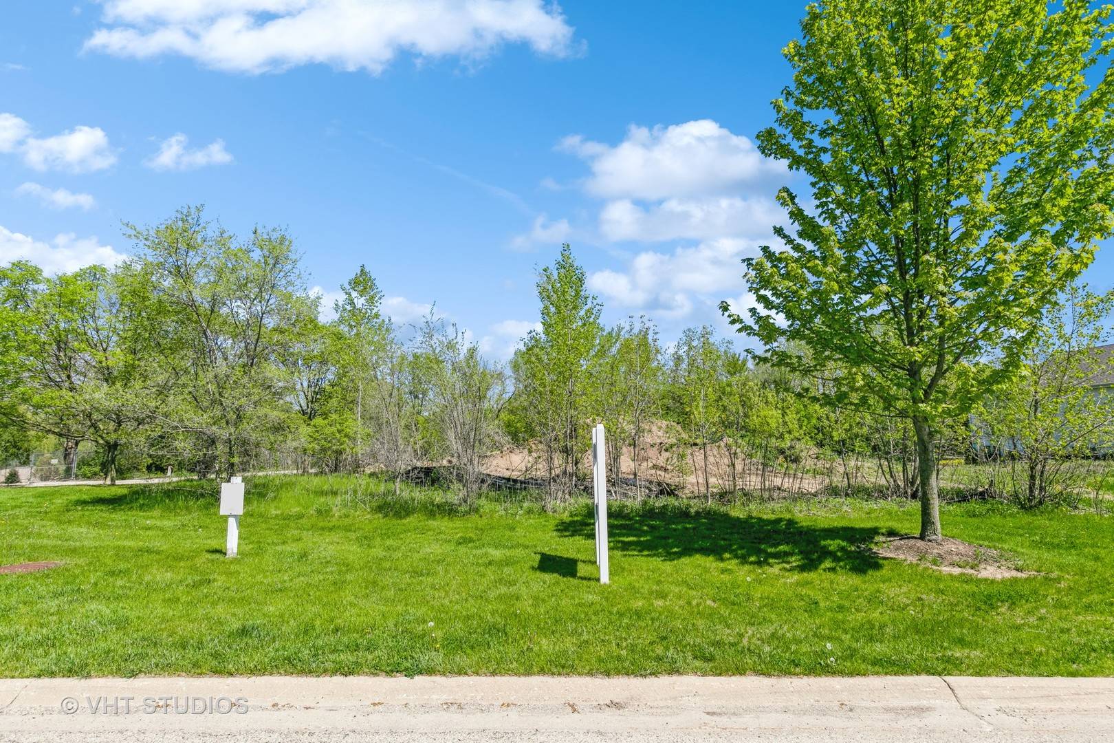 Antioch, IL 60002,40729 N North Newport DR
