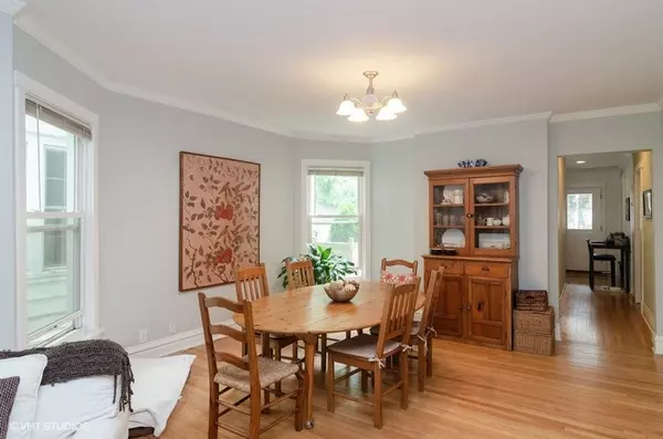 Evanston, IL 60201,2022 COLFAX ST #2