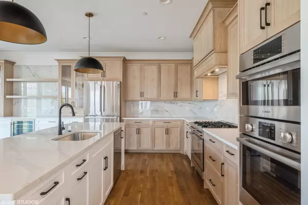 Western Springs, IL 60558,Address not disclosed