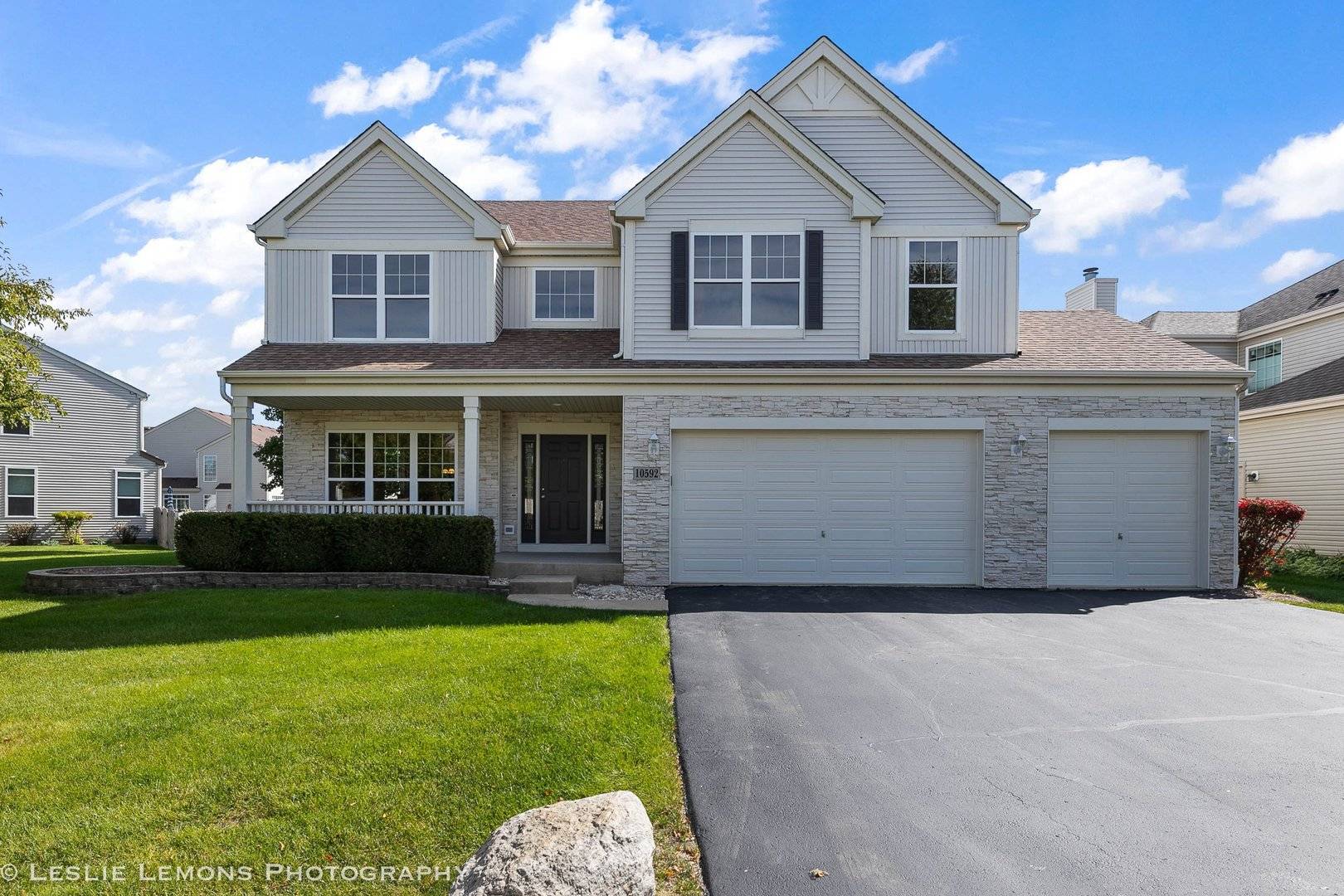 10592 Capitol LN, Huntley, IL 60142