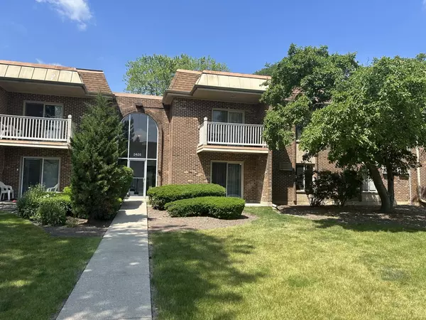 2426 N KENNICOTT AVE #1D, Arlington Heights, IL 60004
