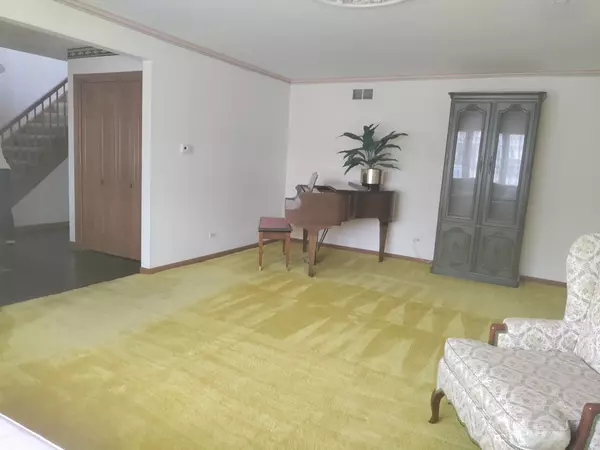 Palos Heights, IL 60463,13008 S Meade AVE