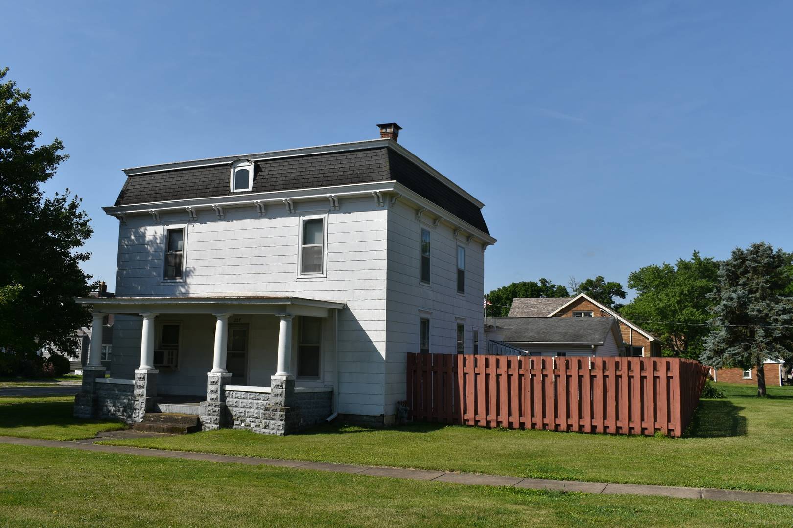 207 State ST, Benson, IL 61516