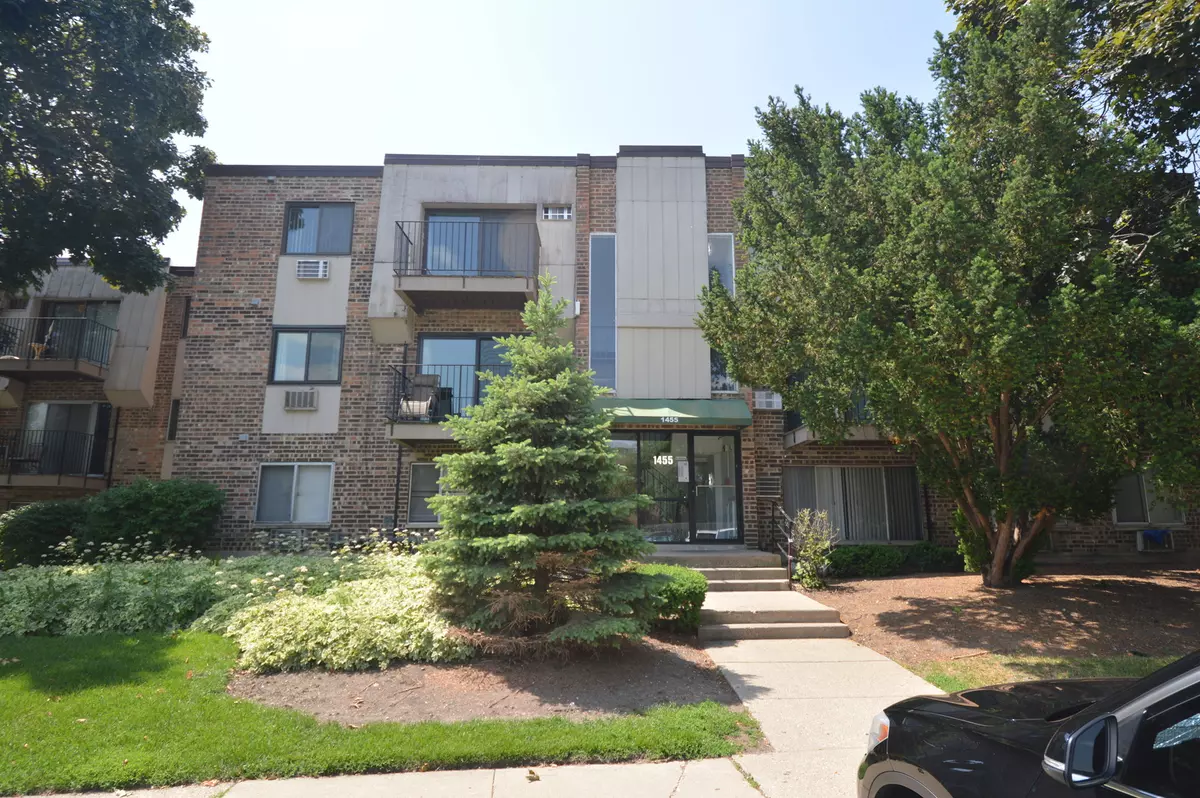 Palatine, IL 60074,1455 N Winslowe DR #302