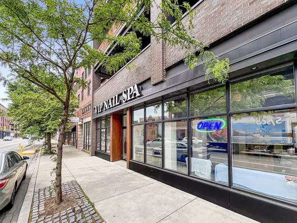 Chicago, IL 60657,1342 W Belmont AVE #1