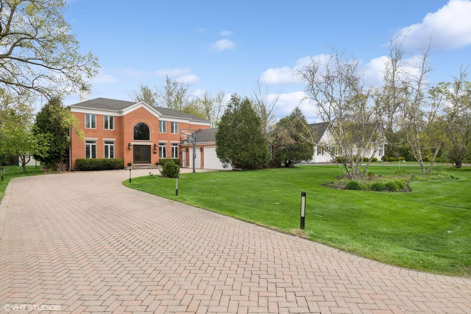 Northbrook, IL 60062,3754 Maple AVE