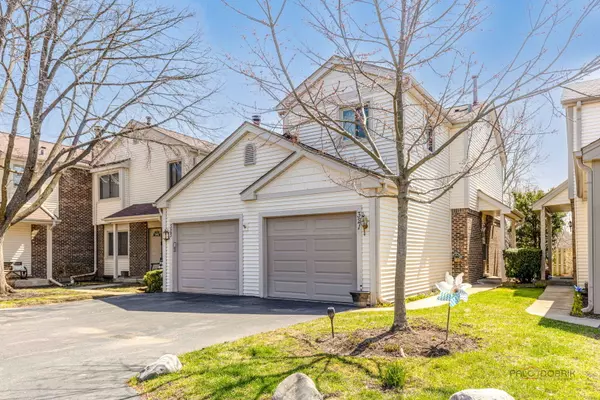 321 E Forest Knoll DR, Palatine, IL 60074
