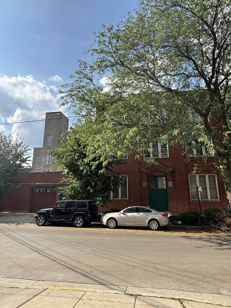 Chicago, IL 60614,2510 N Wayne AVE #203