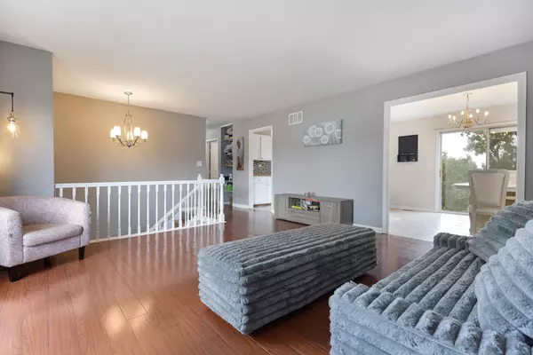 Schaumburg, IL 60194,1328 ELMHURST LN