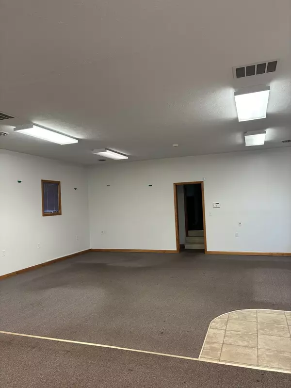Clinton, IL 61727,415 E Van Buren ST
