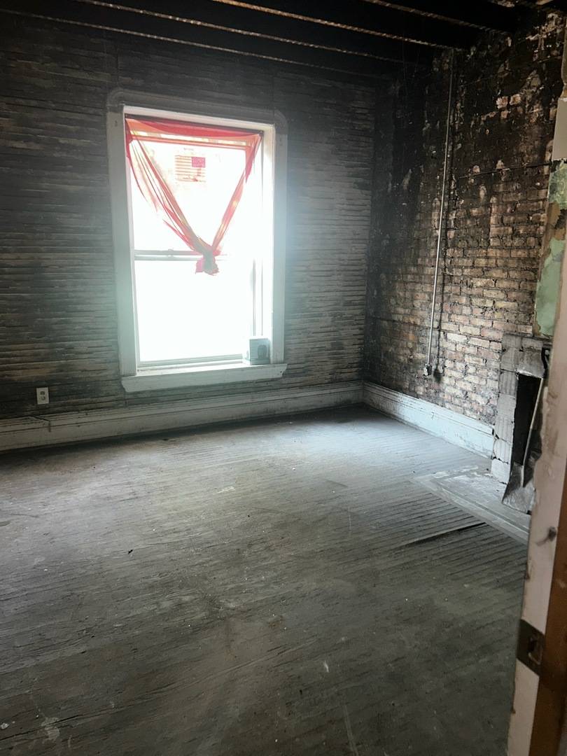 Chicago, IL 60653,435 E 46th PL