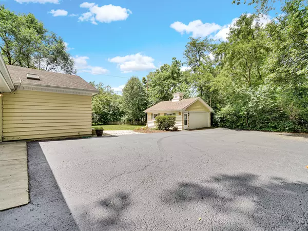 Geneva, IL 60134,915 Ray ST