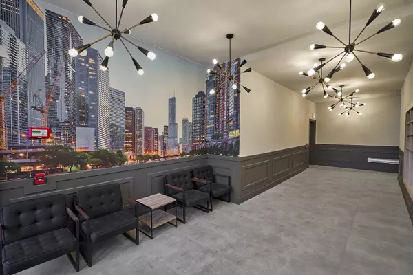 Chicago, IL 60653,503 E Pershing AVE #304