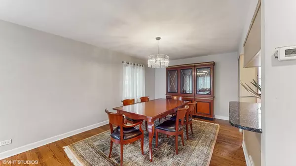 Lincolnwood, IL 60712,4266 W Pratt AVE