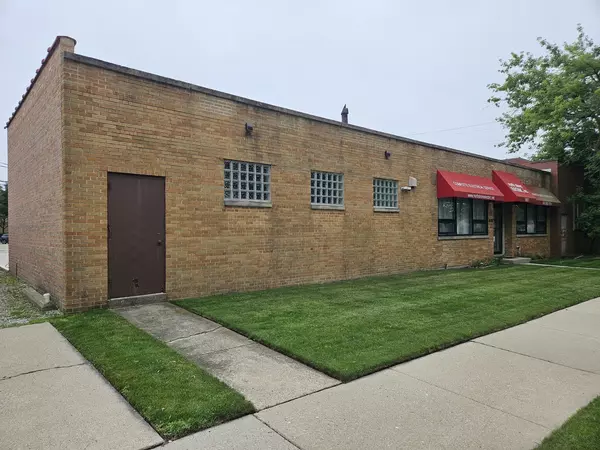8107 Ridgeway AVE N, Skokie, IL 60076