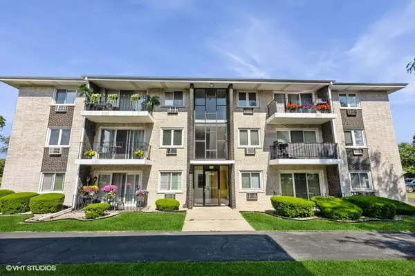 6530 W 94th PL #2A, Oak Lawn, IL 60453